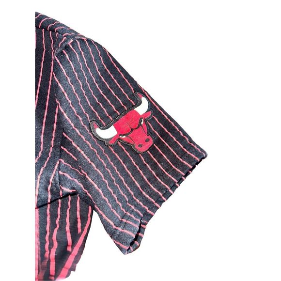 Chicago Bulls Button Up Hooded Shirt - Picture 4 of 5